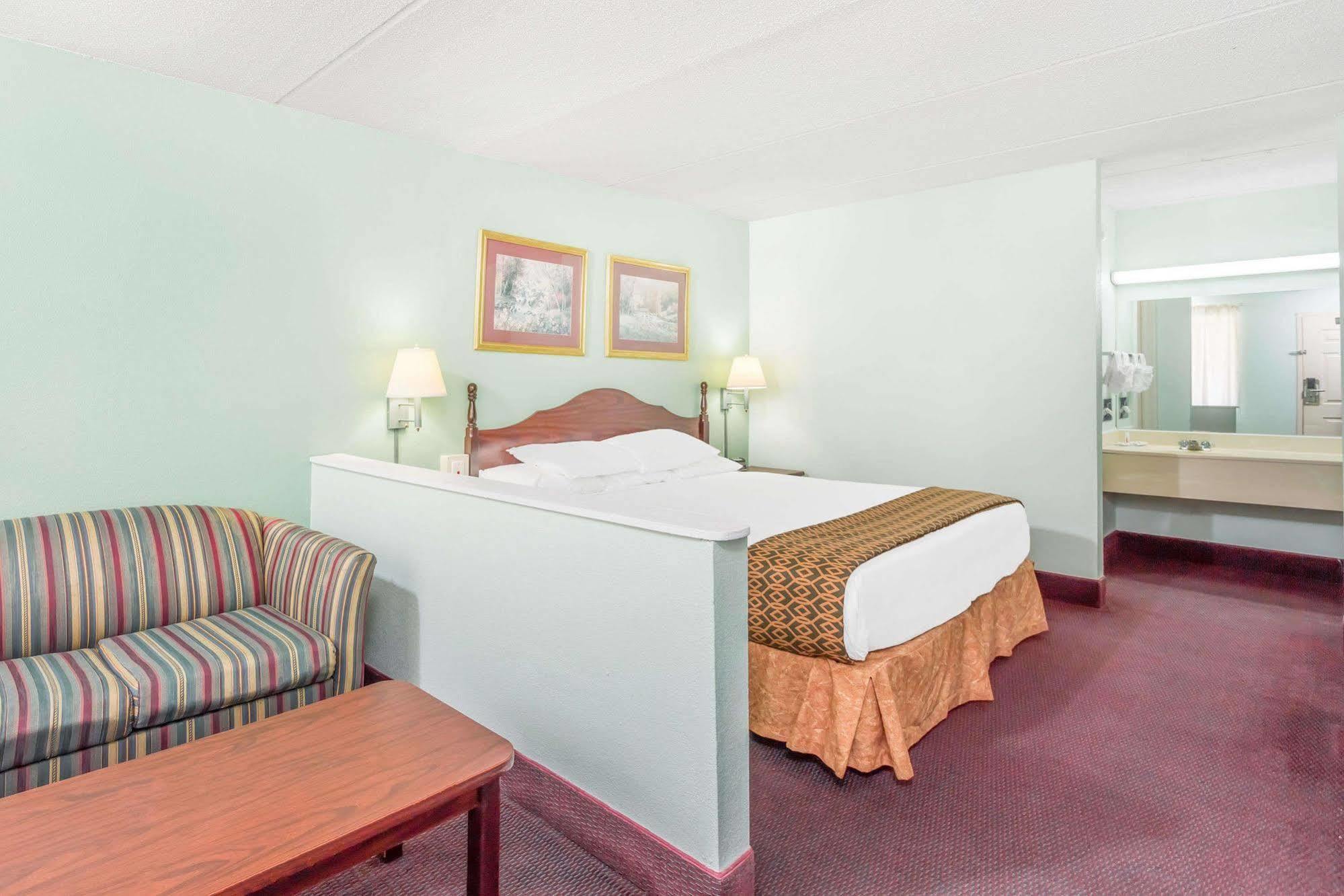 Days Inn By Wyndham Lavonia Exterior foto
